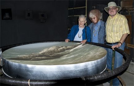 RealPreCinema's tweet photo. GIANT CAMERA OBSCURAS AROUND THE WORLD
The Giant Camera at San Francisco sits on the Pacific coast between #GoldenGate Park and the G. G. Bridge. The 8-inch f8 lens provides a 360Β° #Panoramic view onto a six-foot parabolic table. The camera-shaped camera was built in 1946. https://t.co/3QFq4SowFI