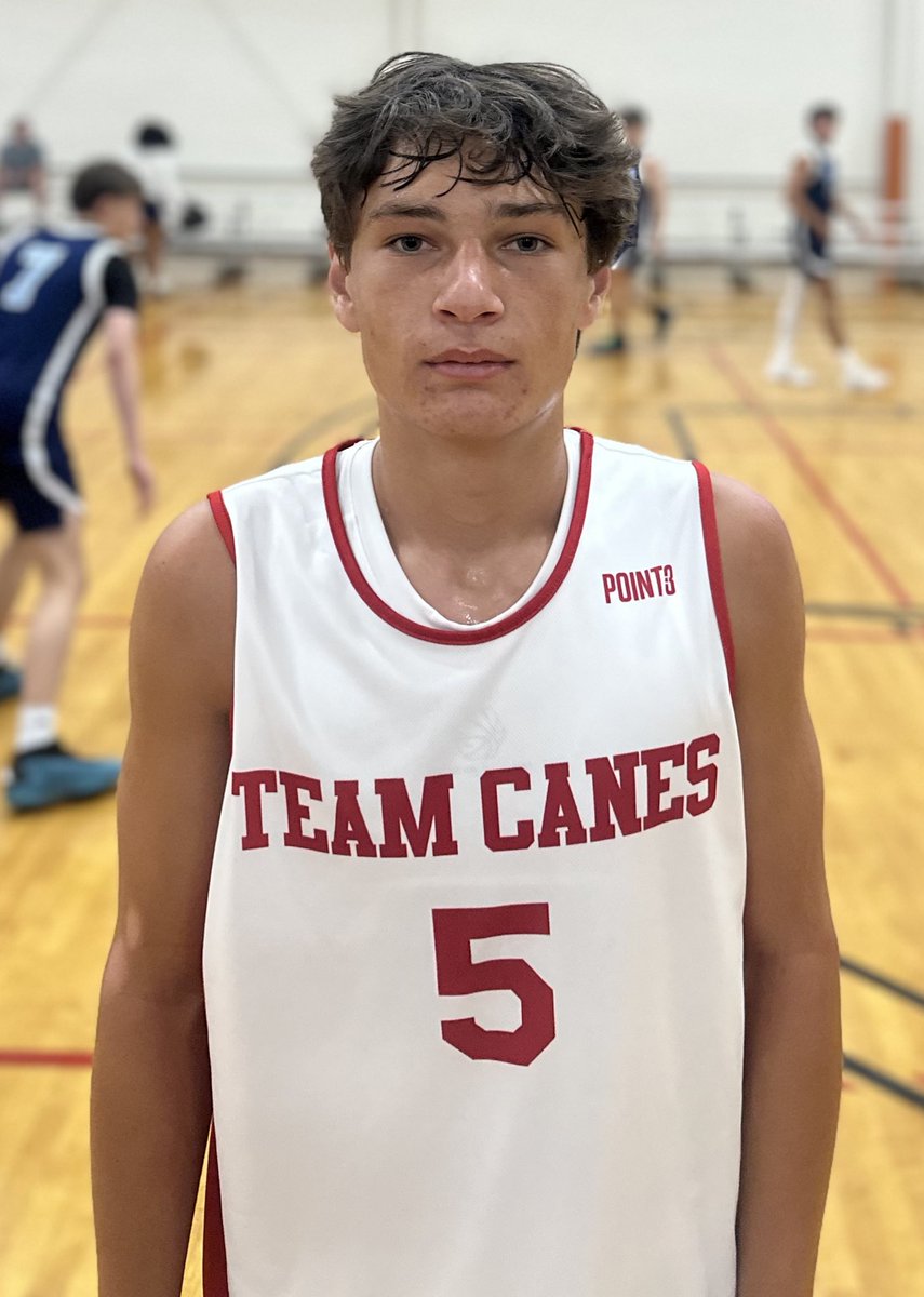 hoopseen's tweet image. Evan Blessett and Tyler Byrd combined for 39 points in Richmond Hill Hurricanes’ win over Georgia Stars Nike Elite. Blessett has shot the ball well all weekend and knocked down four threes in this one.
@Tylerbyrd2121
#SummerFinale