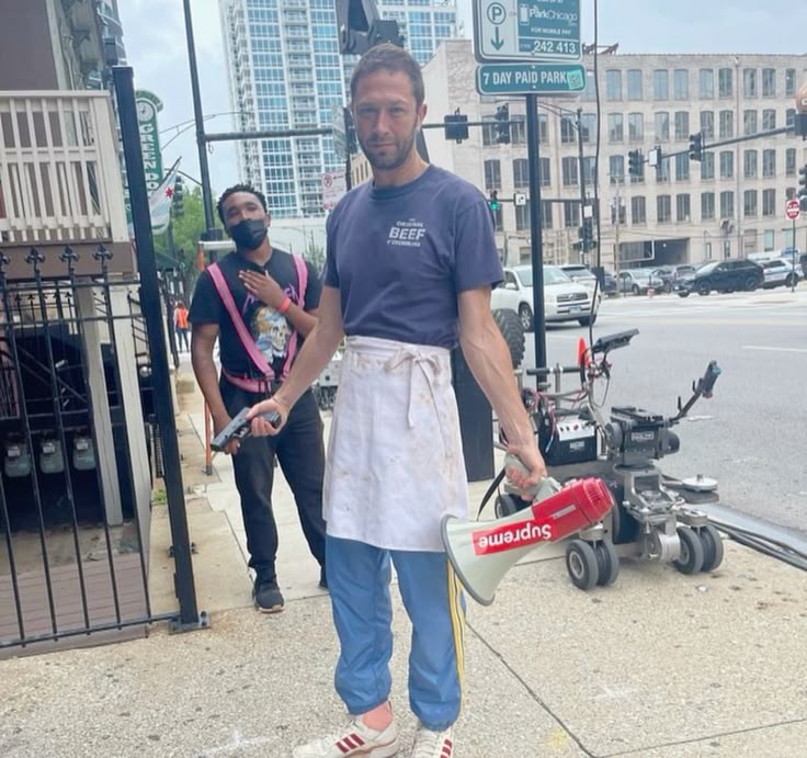 MAHALLEDEKİ BERBER İKİZİ GİBİ HALA KENDİMDE DEİLİM