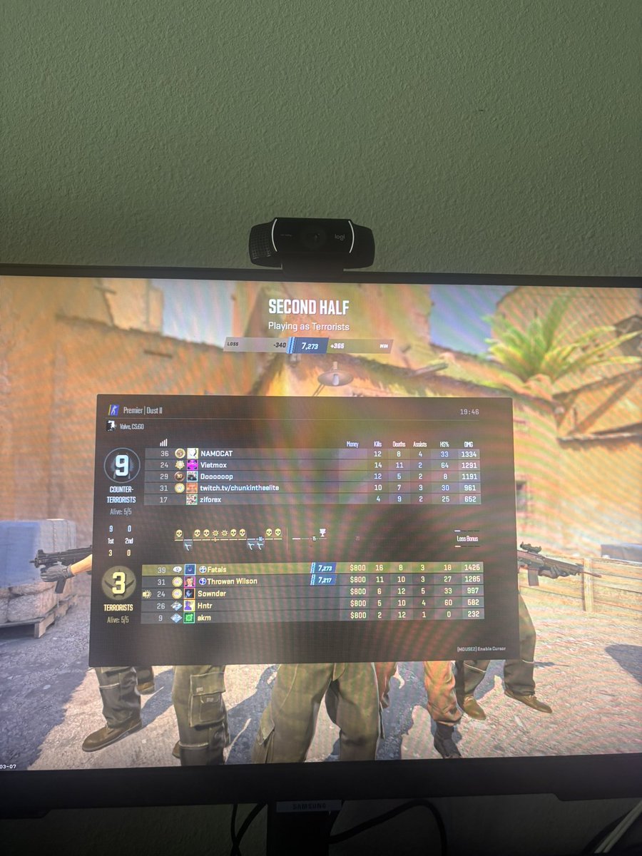 someone spawn in with me please im begging im in hell.