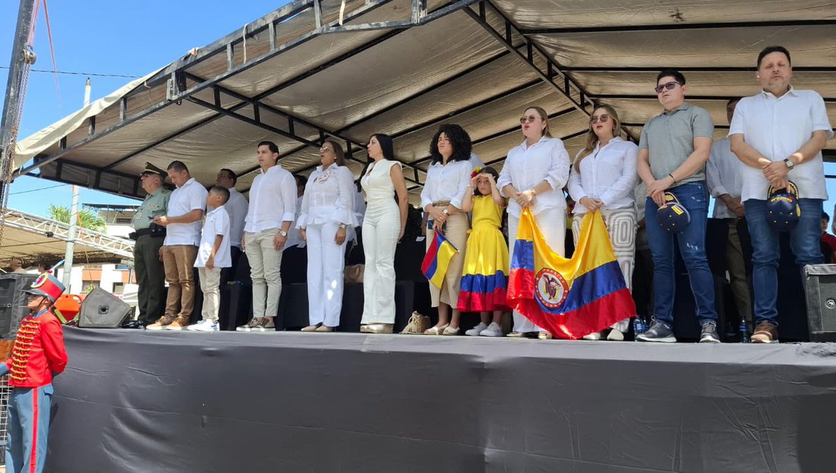 Ejercito_Div2's tweet image. Entonando el himno de Colombia damos inicio a nuestro desfile militar y policial en la avenida el Malecón en Cúcuta,. Celebramos 215 años de libertad.
Gracias por acompañar a los héroes de la patria.
#20DeJulio