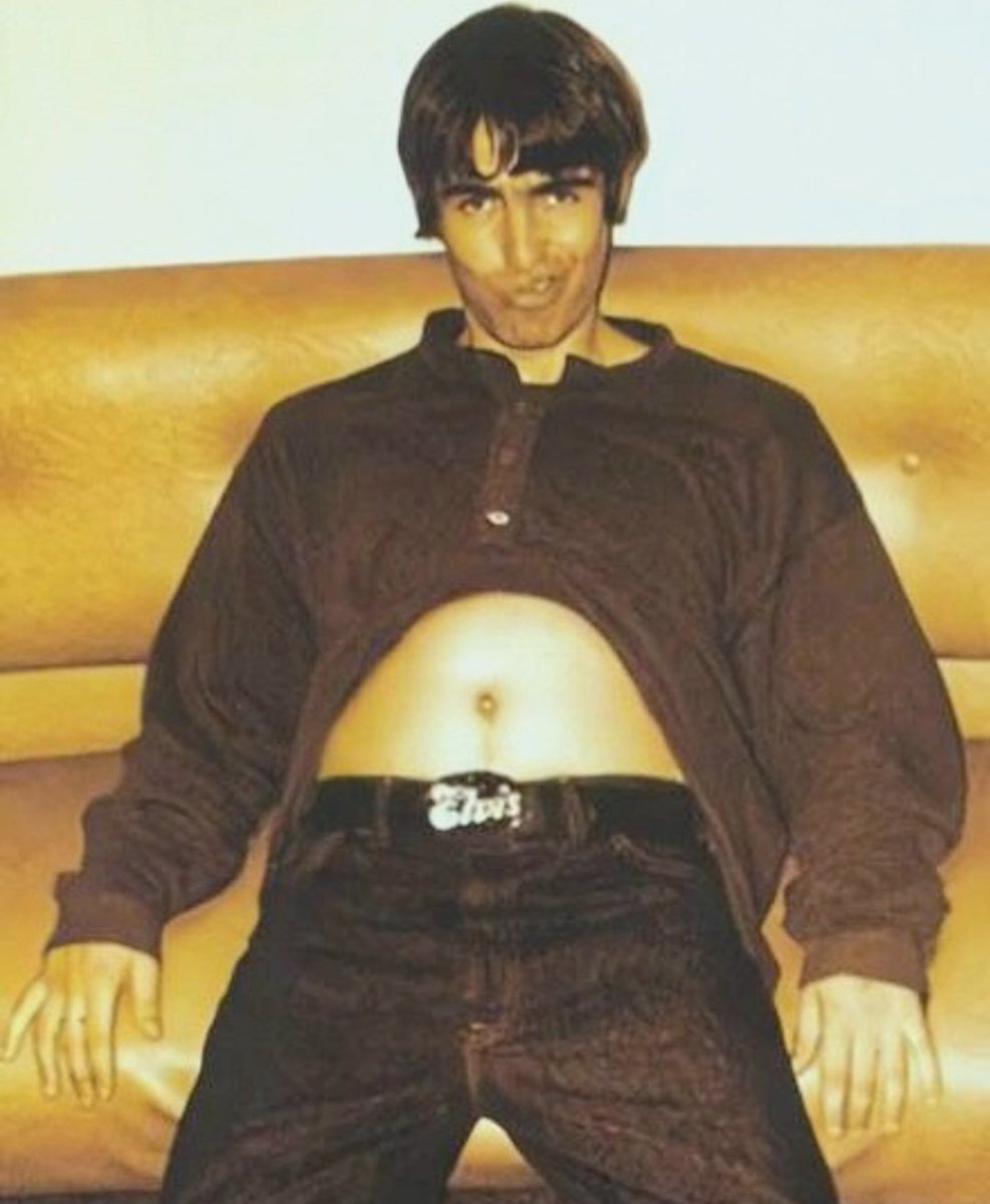 icey_melted's tweet image. Liam always doing the absolute most to show off his little Elvis belt...gosh hes such a kid