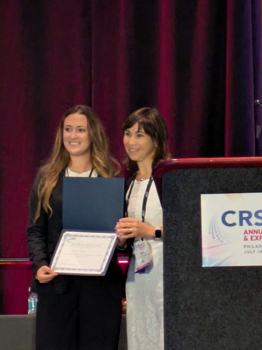 Proud PI Alert! Just 3 weeks after winning best Student Oral Presentation at #ISTU2025 in Banff, Dr. Anna Debski won the overall Merck Grad Student Award at #CRS2025 for her research on FUS-mediated delivery of CRISPR Cas9 ribonucleoproteins to gliomas! (1/2)