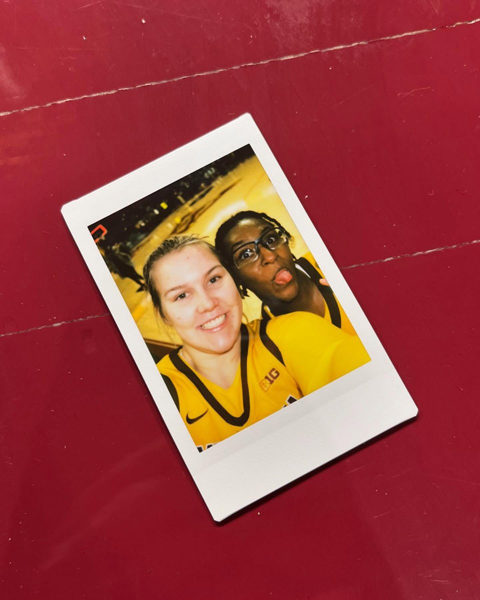 GopherWBB's tweet image. Happy #SelfieSunday 🤳📷

#SkiUMah | #Gophers〽️