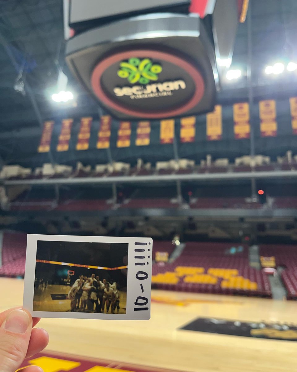 GopherWBB's tweet image. Happy #SelfieSunday 🤳📷

#SkiUMah | #Gophers〽️