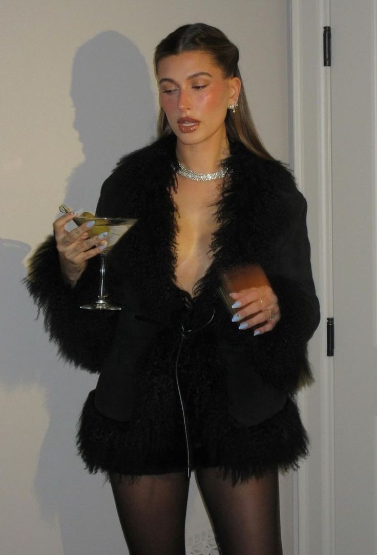 archivehail's tweet image. hailey bieber