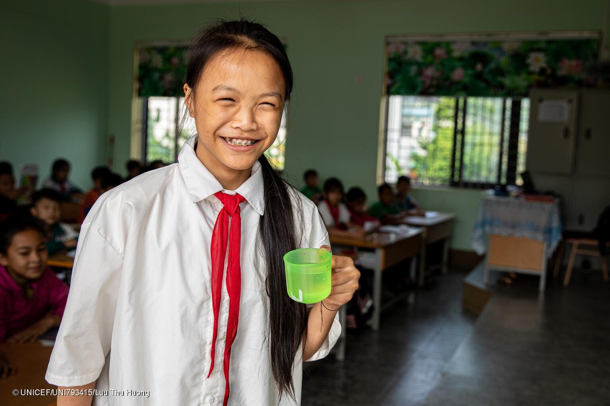 UNICEF's tweet image. Clean water = health
Vy, 10, is drinking water from a UNICEF-supported rainwater harvesting filter system in Viet Nam. This climate-resilient technology transforms rainwater into safe water for daily use, which means children can stay healthy and keep learning.