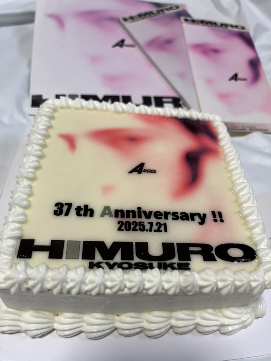 tomoi11's tweet photo. 発売37周年おめでとうございます。

ANGEL発売から数ヶ月後には地元で開催されたKING OF ROCK SHOW 夢のような年でした。
これからもワクワクさせて下さい。

#氷室京介
#ソロデビュー37周年 https://t.co/CSWqFljKaq