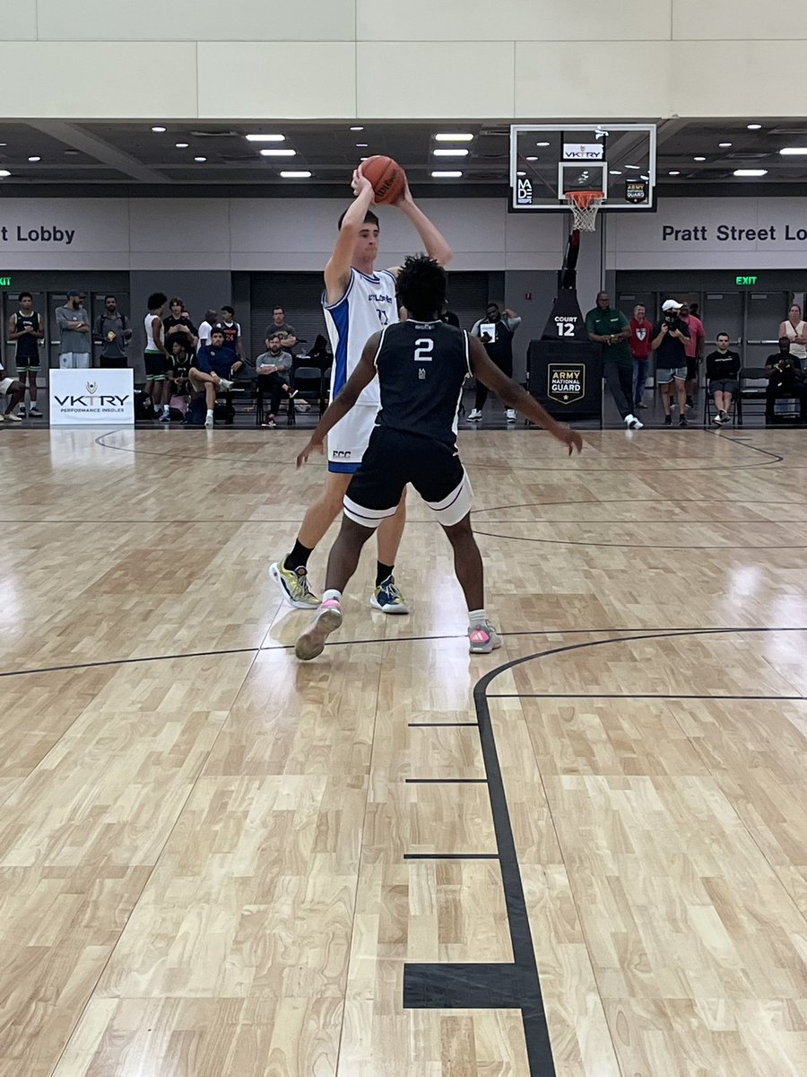 BflinnHoops's tweet photo. 2026 F Sean Griffin has been highly important to @ECCyclonesbball run to the 17U title game. Skilled and rugged, Griffin embodies what makes this team great. Going to be interesting to see where the high academic big man ends up for college in year https://t.co/NGYo1xkFq0