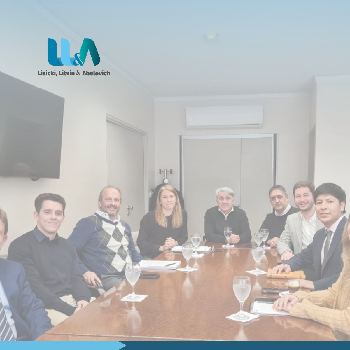 👏 Celebramos la participación del Dr. #JavierCalderón, abogado de LLyA, en un enriquecedor encuentro entre el <a href="/ConsejoCABA/">Consejo CABA</a> y el Club de Derecho Tributario.

Durante la reunión, se plantearon líneas de trabajo conjuntas con foco en la integración de saberes jurídicos y