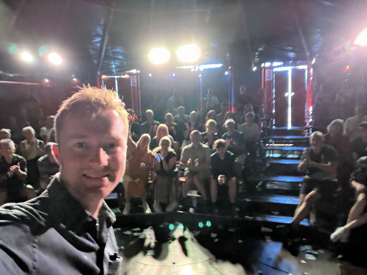 AngusBaskervil1's tweet image. That’s a wrap on @vfringe 2025 🎭
2 packed shows, amazing crowds, signed books & lovely feedback—thank you 💫
5th year running & still a joy 🙌
Thanks for all your help and support #ventnorfringe
See you next year!
#keepventnorweird #LivePerformance #Magic #IsleofWight #autism
