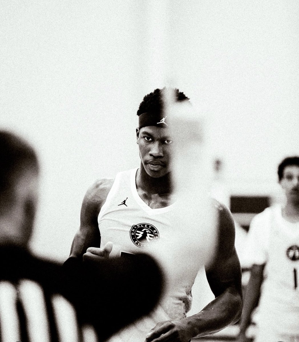 TheCircuit's tweet image. 2026 5-star JJ Andrews has been named 2025 Peach Jam Most Valuable Player ๐ #MVP
18.2 PPG, 5.9 RPG, 2.1 APG, 2.0 SPG ๐
@JJAndrews2026 @BradBealElite ๐ธ @NikeEYB