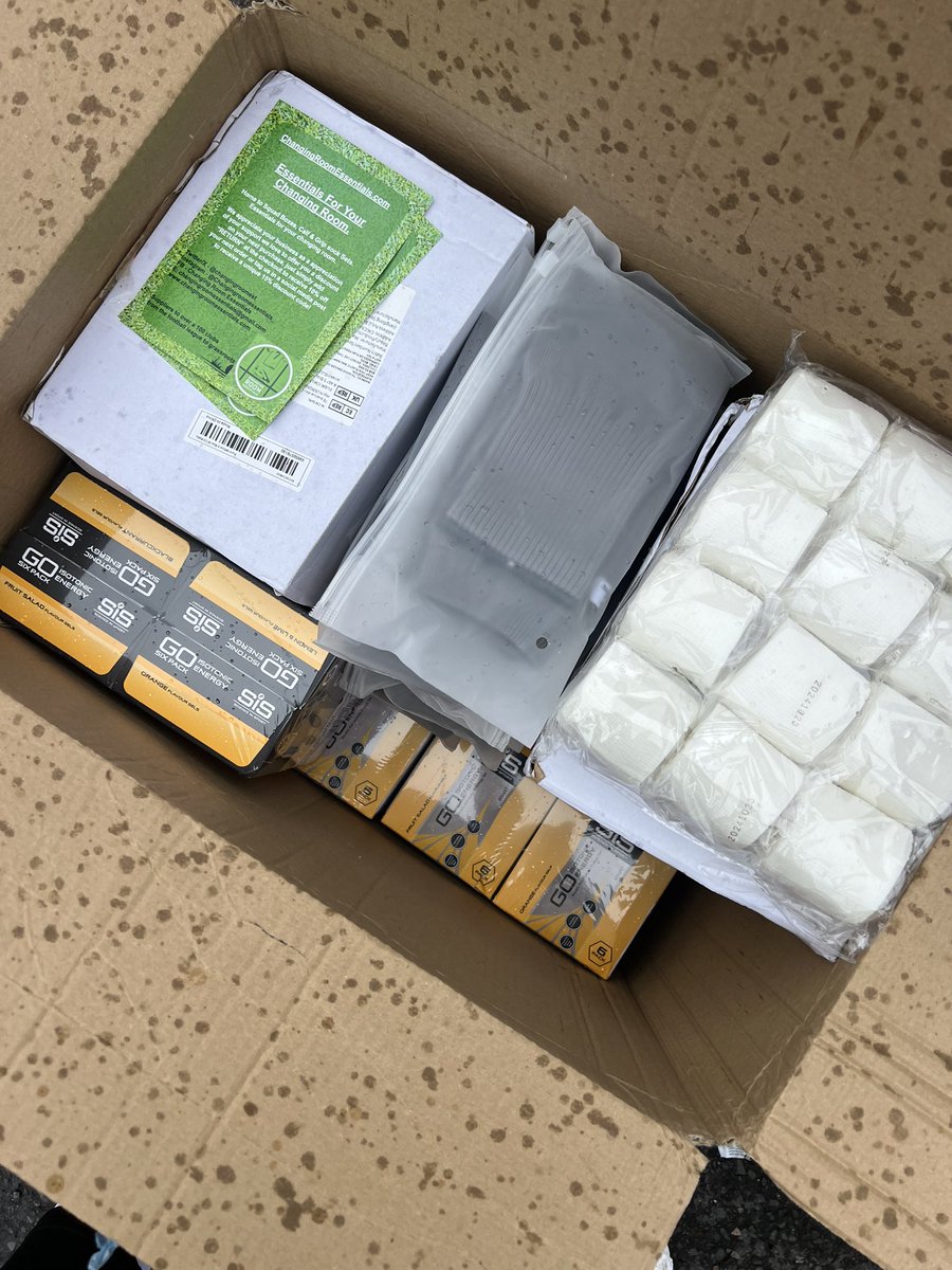 ChangingRoomEst's tweet image. join our ever-growing list of clubs using our matchday subscription boxes!
Everything your squad needs — delivered, ready to go:
✅ Tapes
✅ SIS gels
✅ Hydration drinks
✅ C.R.E v2 Grip Socks
from just £19 per game!
📦 Consistent quality. Zero hassle.
📲 DM us to get started!