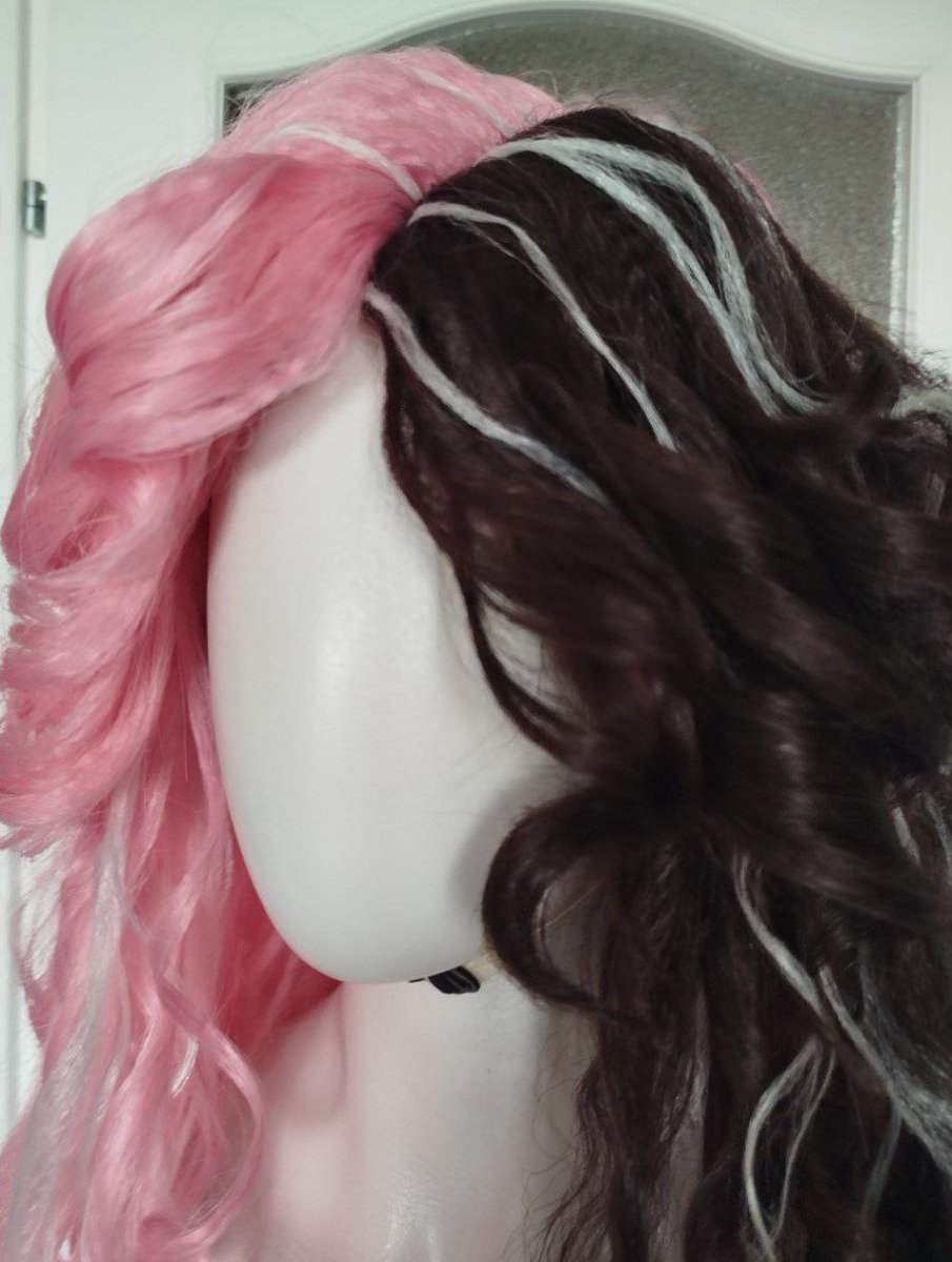 littleneooo's tweet image. Working on smth really special soooo
LOOK AT THIS ADORABLE WIG OMG SHE MADE IT LOOKS SO FLUFFY I LOVE IT MORE NOW
so grateful for working on this: @cos_persik 

Do you recognize this cutie pie? ;)