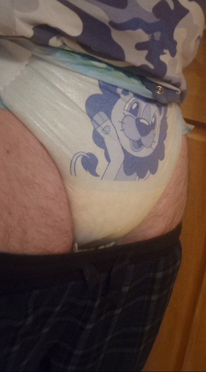 ABDLIrish90's tweet photo. Sundays are for jammies and Diapers 😝

#abdl #diaperboy #wetdiaper #gayabdl #gaydiaper #smol https://t.co/L4TDxt9GS7
