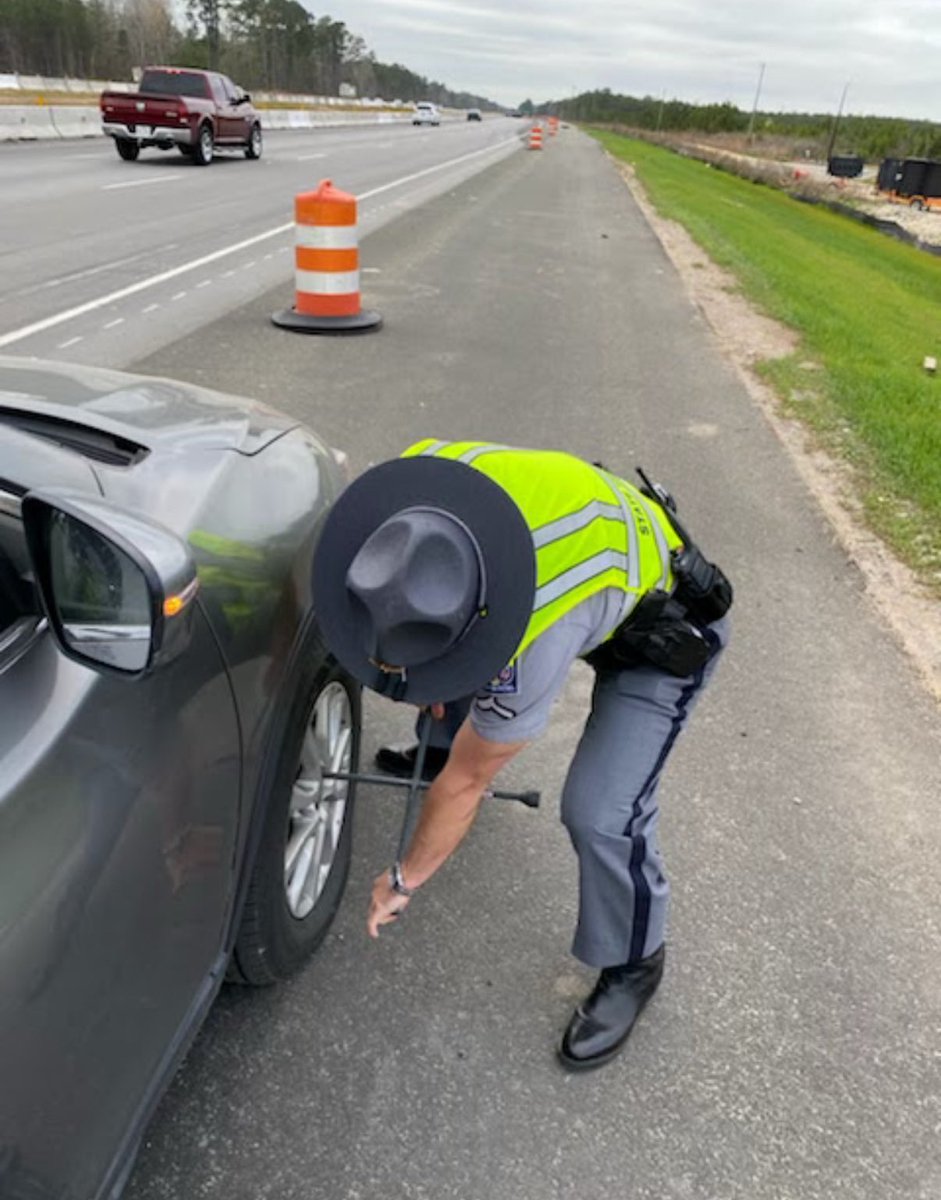 SCHP_Troop6's tweet image. Troopers are out doing more than just writing tickets! With the extremely hot temperatures being stranded on the side of the road can be dangerous. If you encounter any vehicle issues please let us know. We can always be reached at *HP(*47). We are here to serve YOU!