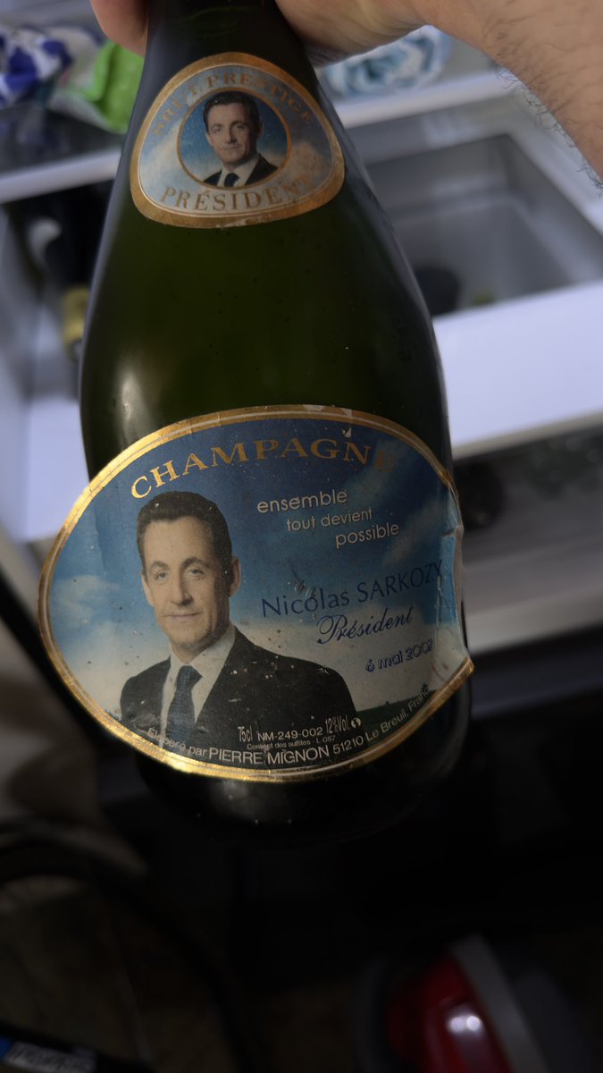 weird shit you find in airbnbs s07e12