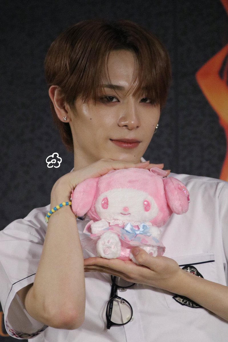_BOM218's tweet image. 250720 Rising Star

#XLOV #엑스러브 #HARU #하루 #暖琉