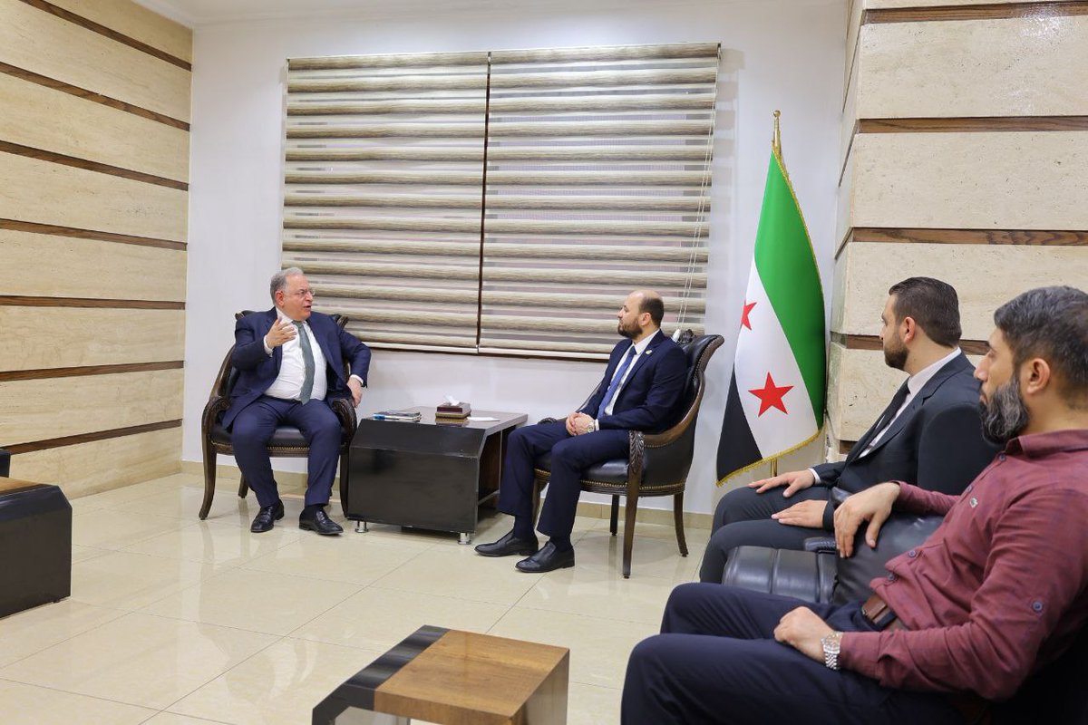 SyrMOfE's tweet image. بحث عدد من القضايا المرتبطة بقطاع الطاقة والكهرباء، وسبل تعزيز التعاون بين الوزارتين في هذا المجال، أبرز النقاط الي تم مناقشتها خلال الاجتماع الذي عقده وزير الطاقة المهندس محمد البشير اليوم مع وزير المالية الدكتور محمد يسر برنية في مبنى وزارة الطاقة.
#وزارة_الطاقة
