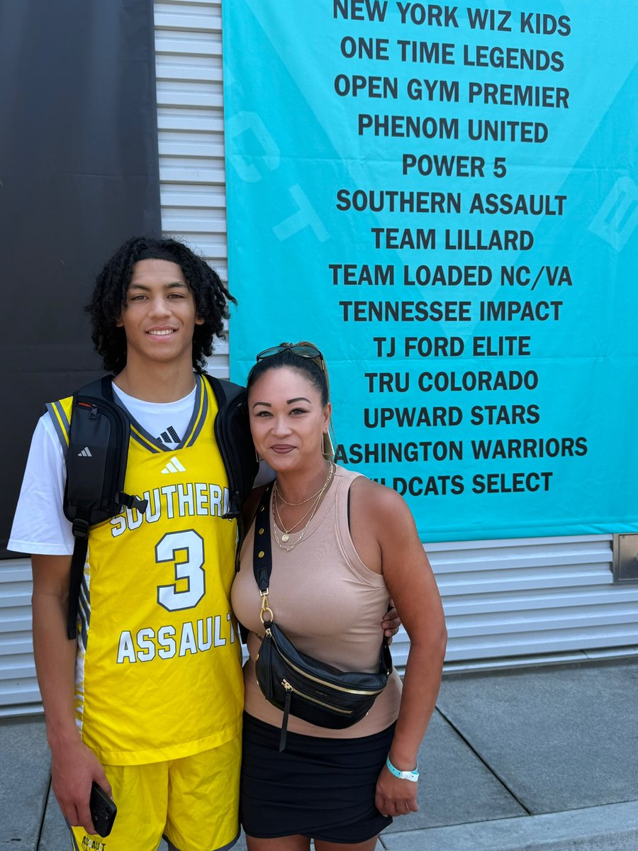 meeshellb13's tweet image. AAU officially over for my guy @J_sanderson2026 🥹 It has been an honor and privilege to stand by his side 🙏❤️♾️