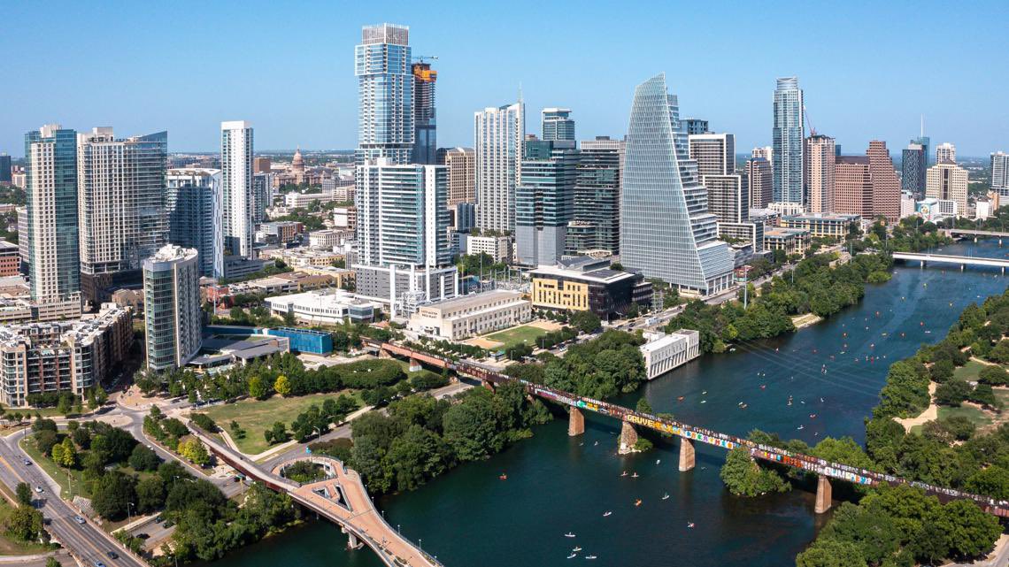 cityaestheticss's tweet image. You may or may not like the design of many modern skyscrapers…
But skyscrapers are a net positive for society.
They allow us to work and live closer together, use land more efficiently, and reduce sprawl.