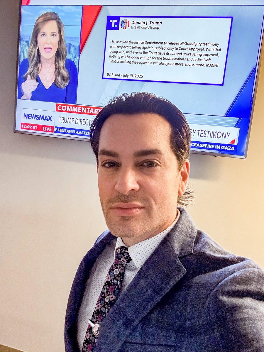 BrandonStraka's tweet image. 🚨I’m on NEWSMAX for the next 2 hours to discuss:
• Mamdani
• My fight against Socialist takeover of NYC
• Epstein
• The Obamas
DON’T MISS!