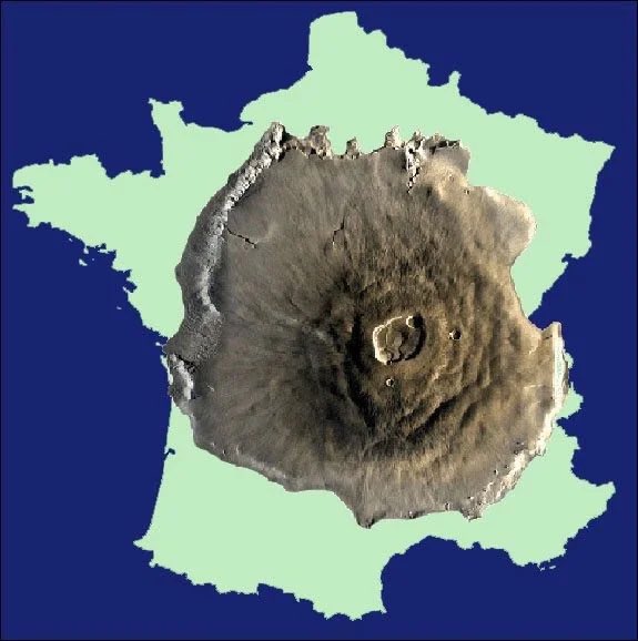 Xavi_Bros's tweet image. The largest volcano and mountain in the entire solar system, Olympus Mons, is located in Mars.
It is 25 km high!! with a diameter about the same size as France‼️
Images: aminoapps.com