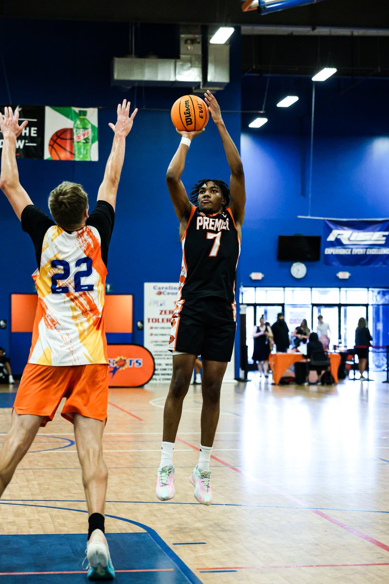 BIG SH🏀TS (@bigshotsglobal) on Twitter photo South Carolina State Champions Keenan look primed for a repeat in 2025-26, coached by Hall of Famer Zach Norris.
Leading the charge is 2026 wing Broderick Anderson, fresh off averaging 22 PPG at #CharlotteLive, helping Big Shots SC Premier reach the title game.
The future looks South Carolina State Champions Keenan look primed for a repeat in 2025-26, coached by Hall of Famer Zach Norris.
Leading the charge is 2026 wing Broderick Anderson, fresh off averaging 22 PPG at #CharlotteLive, helping Big Shots SC Premier reach the title game.
The future looks