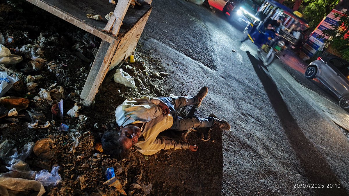 अभय खंड 4 में आई है खुशहाली, जब से खुली है कलाली।

2047 के विकसित भारत का "विकास" पी के पड़ा हुआ है। <a href="/dm_ghaziabad/">DM Ghaziabad</a>