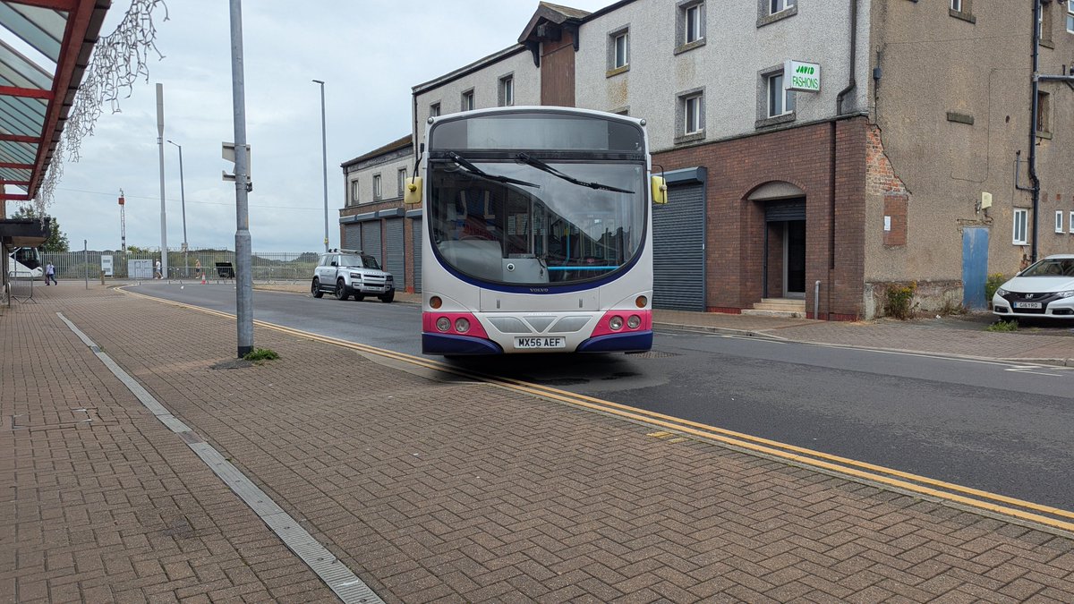 TheCSX425's tweet image. Got some sort of decent pictures of it (and my finger!)