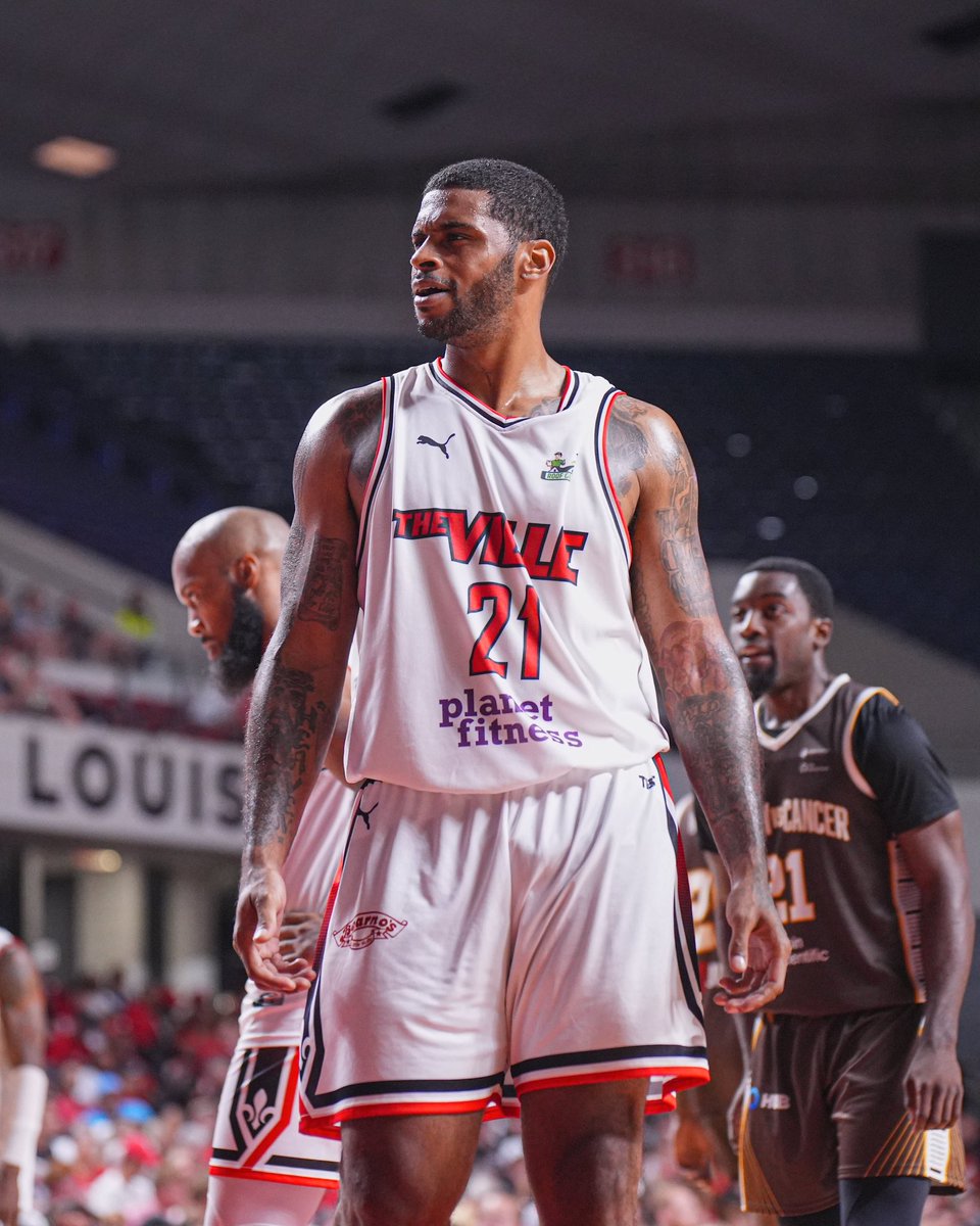 CapturedByJac0b's tweet image. TheVille TBT (@TBT_Louisville) pictures against Boston vs. Cancer📸🔥 Tag who you see 👇🏼 @thetournament