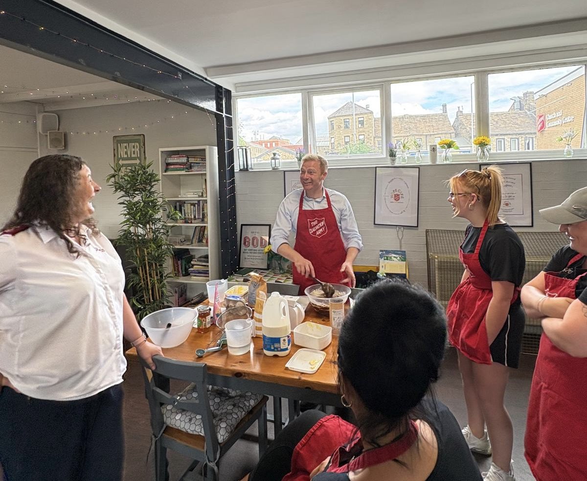 _RobbieMoore's tweet image. So good to visit the Salvation Army in Keighley to meet with Imogen Stewart and the team, and see their cookery programme in action.
They have been running their Victory Programme for about a year now. It is a six week course completely free where participants make a meal on a…