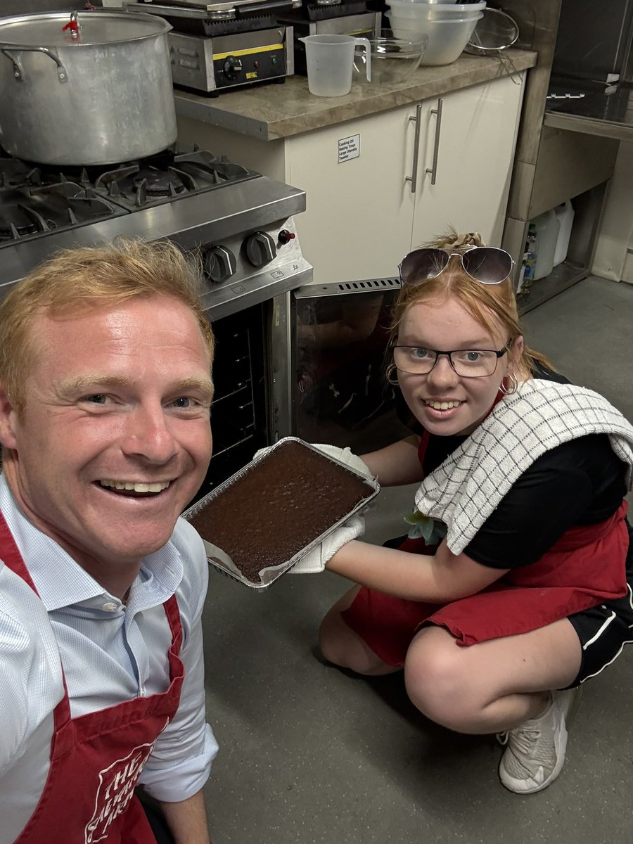 _RobbieMoore's tweet image. So good to visit the Salvation Army in Keighley to meet with Imogen Stewart and the team, and see their cookery programme in action.
They have been running their Victory Programme for about a year now. It is a six week course completely free where participants make a meal on a…