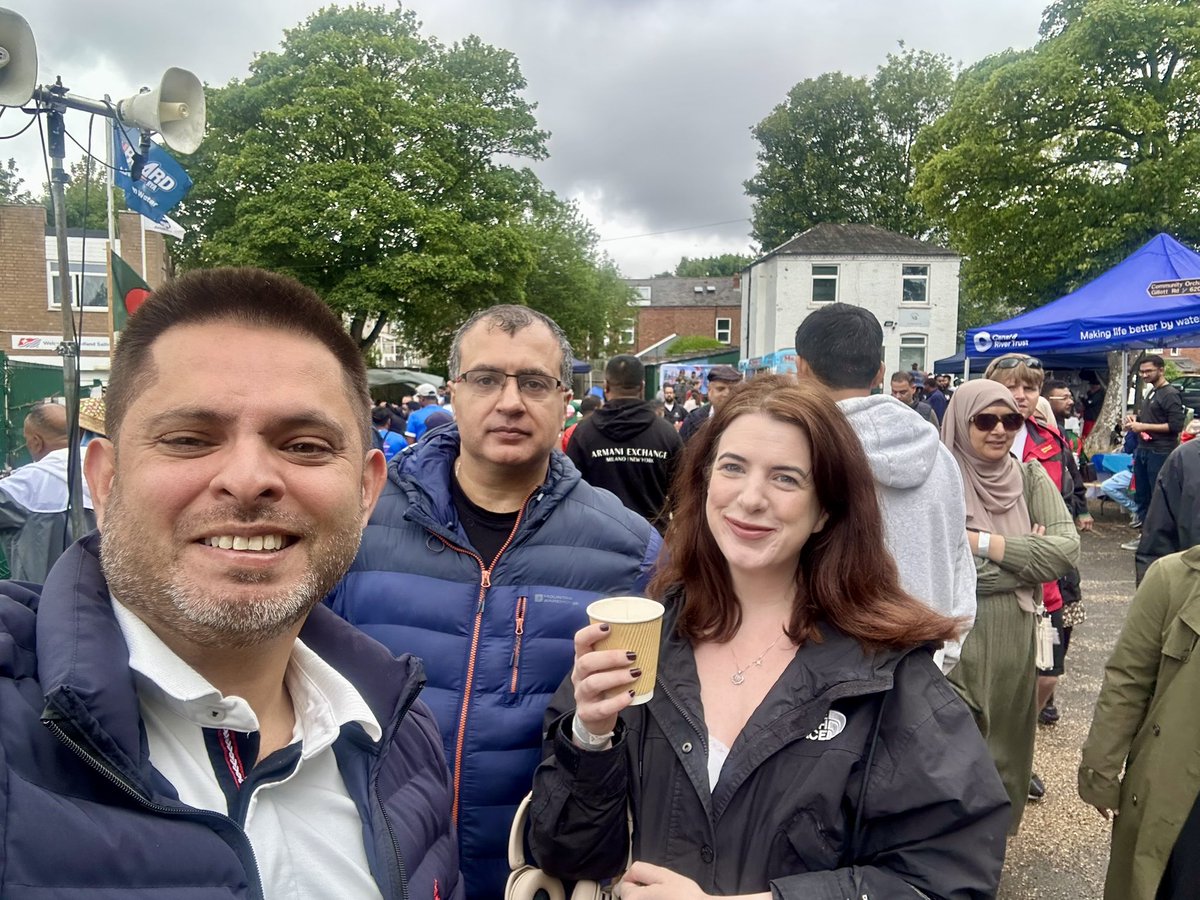 WaseemZaffar's tweet image. What a fantastic afternoon at @NowkaBaisUK! So glad we got to experience being in one of the boats. Even better, it was wonderful catching up with new and old friends, all while enjoying the vibrant Bangladeshi music, culture, and sports! #NowkaBais #CommunityEvent #Bangladesh