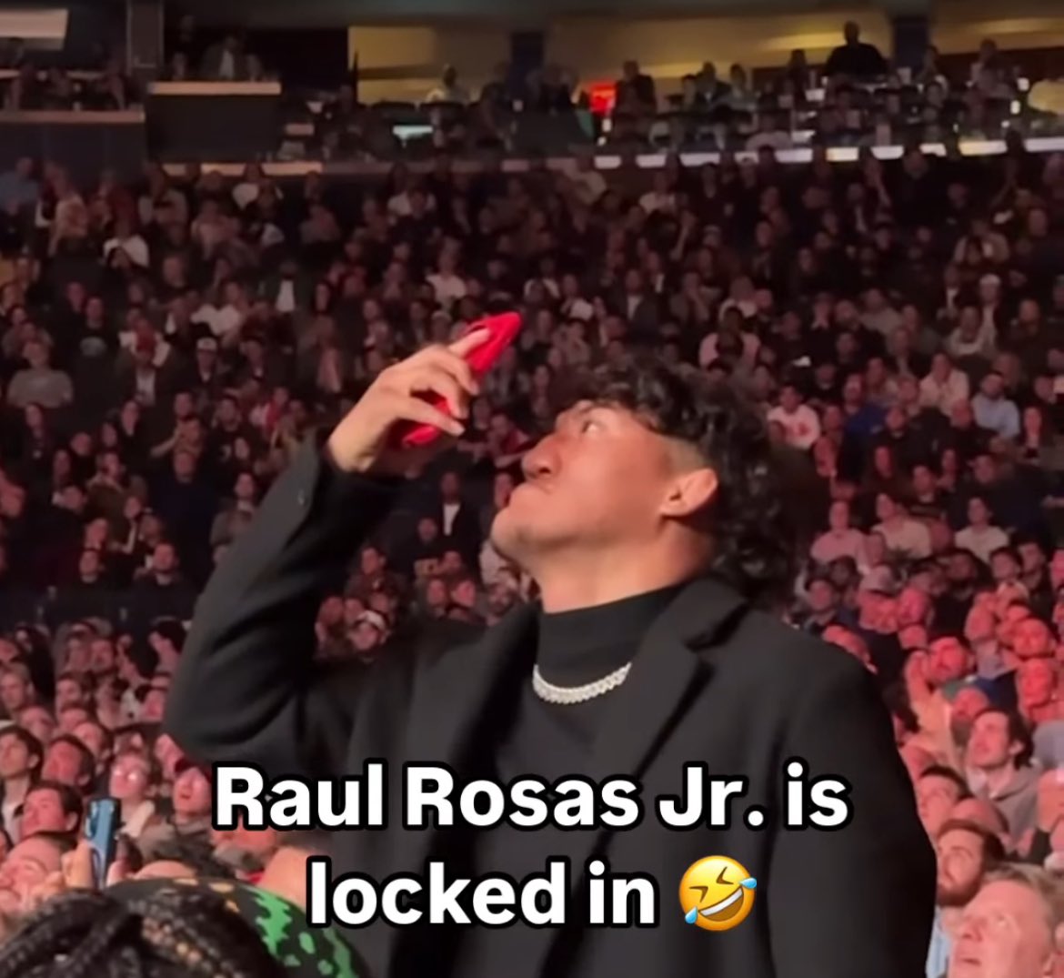 mma_squared's tweet image. How Chael’s been looking at those Conor pics since the second they hit the TL 😭