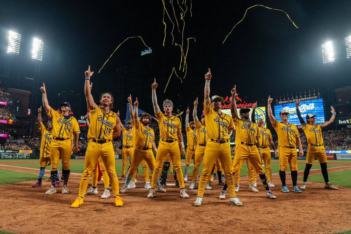TheSavBananas's tweet image. St. Louis, we are SO back. We exposed a little secret 🫣, chose team Conrad (sorry, not sorry) 😘, and even had some… screaming goats 🐐? Speaking of goats, we had Cardinals legends Adam Wainwright, Lance Lynn, and Jason Isringhausen as honorary Bananas. But most importantly, we…