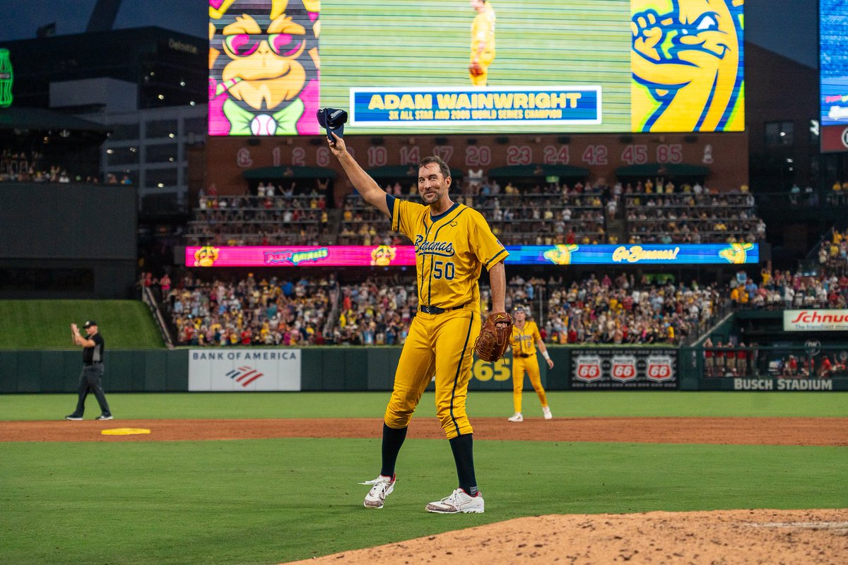 TheSavBananas's tweet image. St. Louis, we are SO back. We exposed a little secret 🫣, chose team Conrad (sorry, not sorry) 😘, and even had some… screaming goats 🐐? Speaking of goats, we had Cardinals legends Adam Wainwright, Lance Lynn, and Jason Isringhausen as honorary Bananas. But most importantly, we…