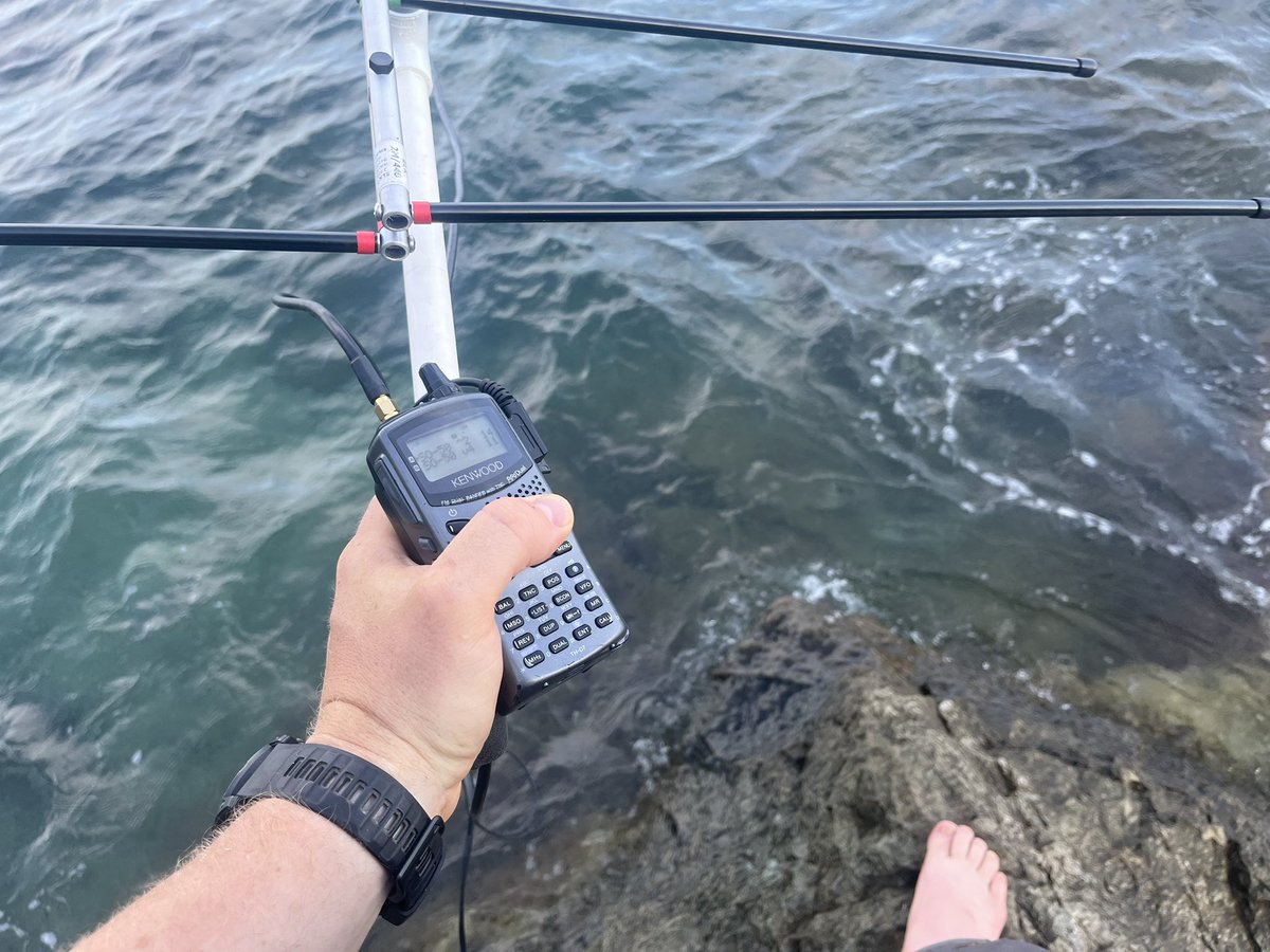 Worked <a href="/1C_SO50/">#SAUDISAT #1C #SO-50</a> on a 9° max el pass from N to E with a very obstructed horizon. Put on the extra salty GND for <a href="/ly4aa_radio/">ly4aa</a> but to no avail. Worked UR5FCC/P (again) and <a href="/DL6AP/">DL6AP</a> though. 
#amsat #hamradio