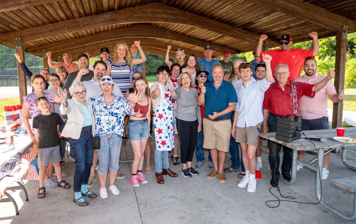 growyr25's tweet image. Our Midwest RVC @KyleSchroederWI joined the Kalamazoo YRs for their Patriot BBQ!
What Chair Paul Stephens & the entire @michigan_young Republicans Exec Board has done has been incredible!
In just 6 months? 7 new clubs and 59% membership growth. That’s what this is all about!