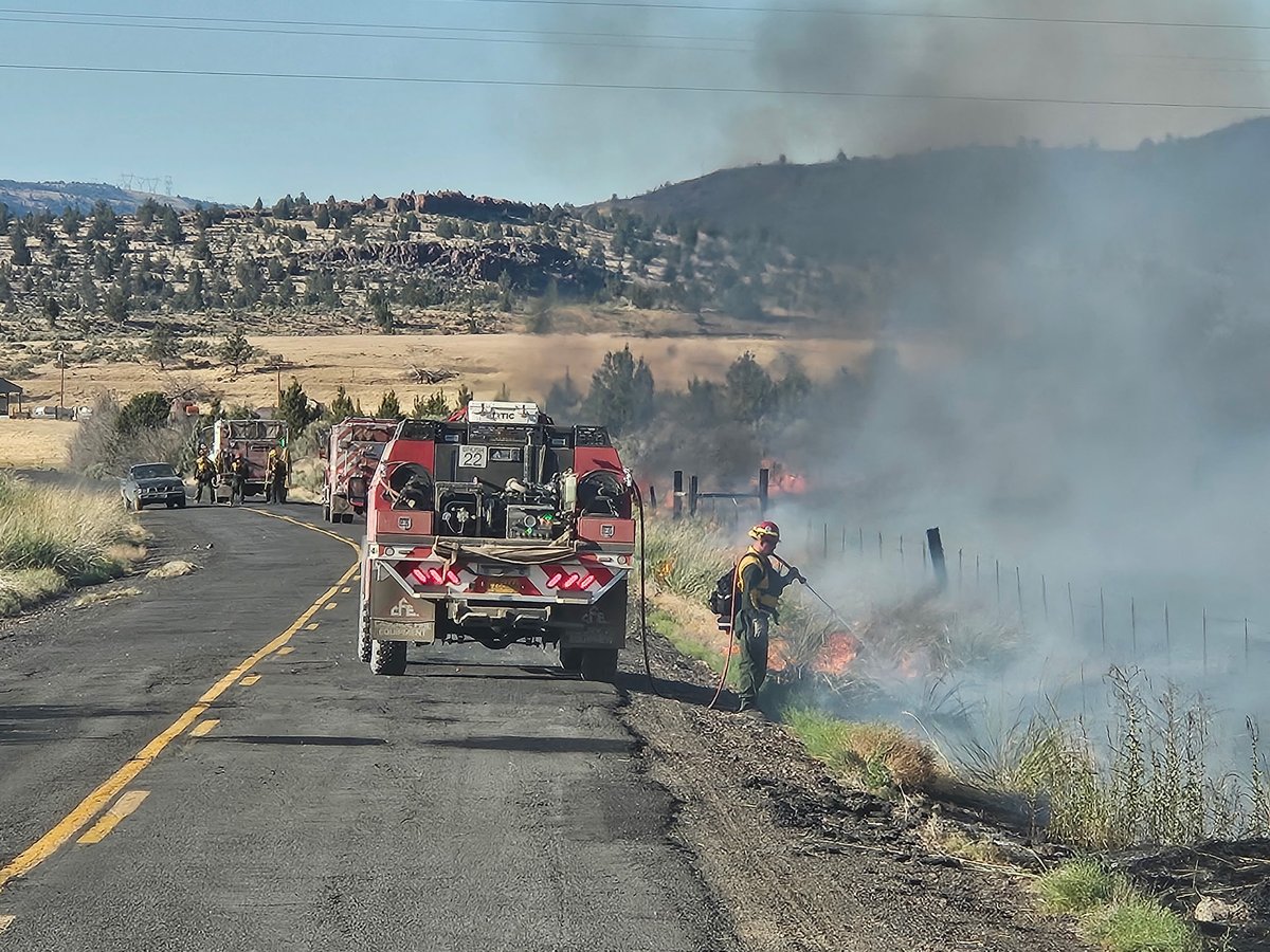 OSFM's tweet image. We've got the latest update on the #CramFire posted to our incident information blog.
After nearly a week of around-the-clock efforts, firefighters have reached 49% containment on the 95,748 acre fire.
LINK: osfminfo.org/cram-fire-near…