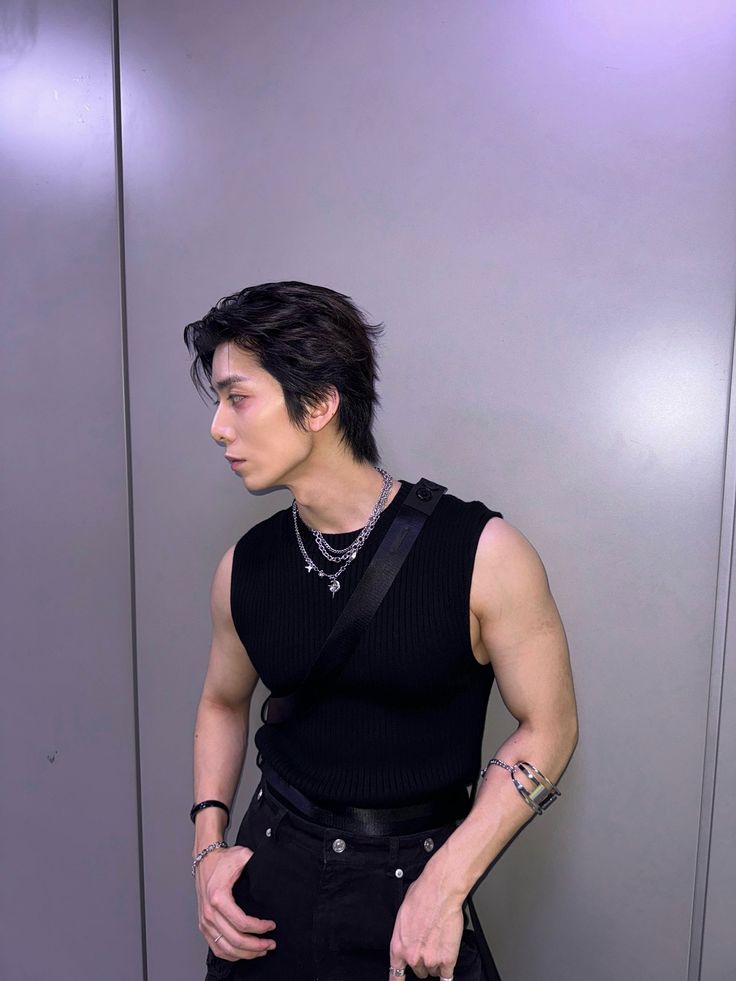 ta6yang's tweet photo. SF9 SHOULD BE PROHIBITED FROM THE GYM https://t.co/34Bs0Do81X