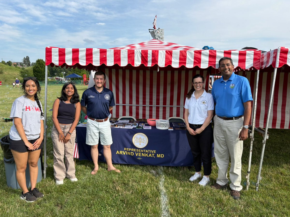 RepVenkat's tweet image. .@RepDeluzio’s and my staff, my volunteers, and I had a wonderful time at Ohio Twp. Community Day & Parade! Thanks to the Ohio Twp. first responders, municipal leaders & staff, fire depts. from across our community, volunteers, vendors, and my neighbors for a great event.