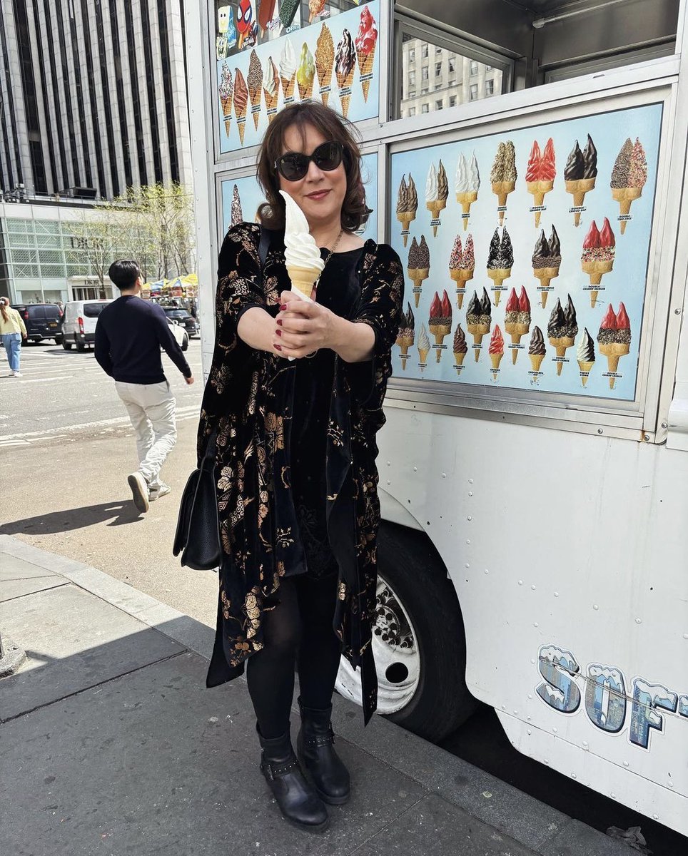 JenTillysBitch's tweet image. Happy National Ice Cream Day! @JenniferTilly ๐ฆ๐จ