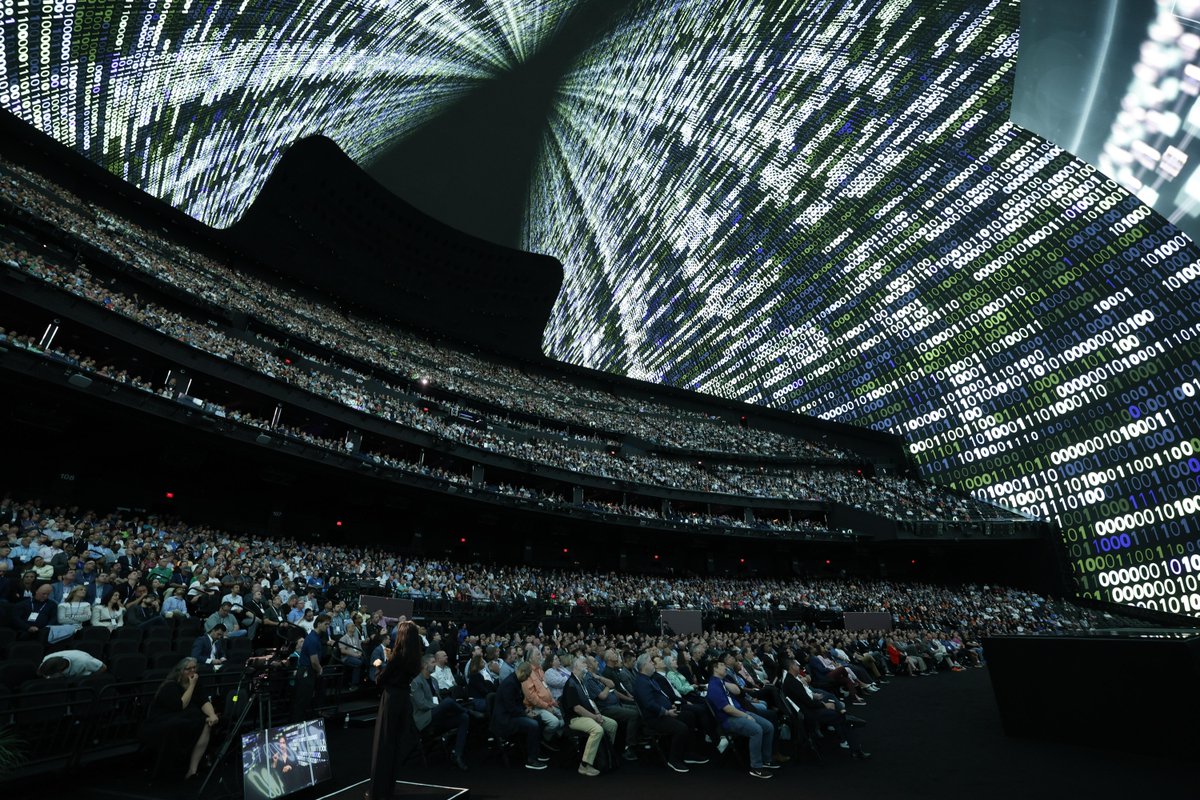 HPE's tweet image. The energy was off the charts at HPE Discover Las Vegas 2025. From the keynotes to the breakouts and demos, there were too many memorable moments to count. Relive it all with HPE Discover on demand. hpe.to/60124CY0r