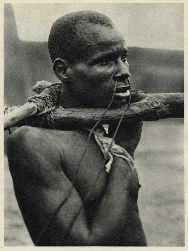 chukwudibiafra9's tweet image. It&apos;s only Africans who are told to forget what happened in the past 💔💔