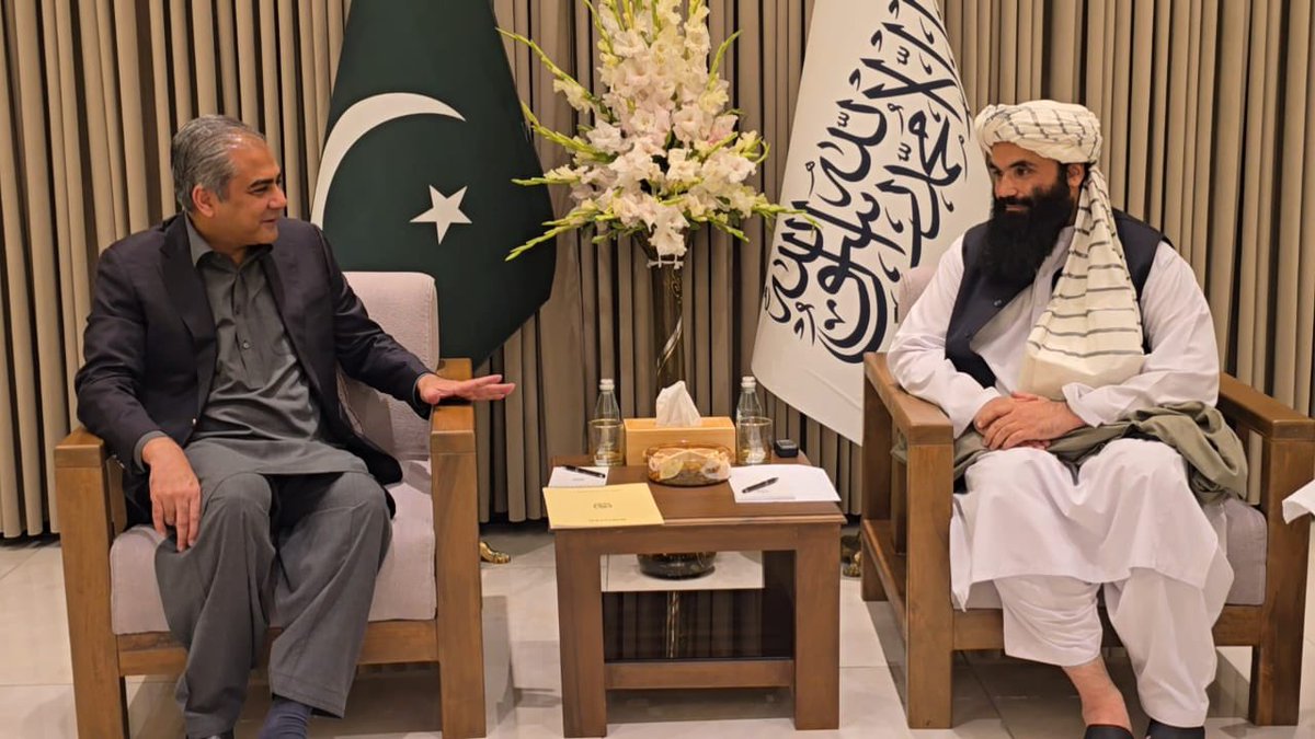 MahazOfficial1's tweet image. Pakistan and Afghanistan agreed on joint efforts to counter terrorism
Federal Interior Minister Mr. Syed Mohsin Naqvi met with Afghan Acting Interior Minister H.E. Sirajuddin Haqqani. The meeting was attended by Pakistan's Special Representative for Afghanistan, Ambassador…