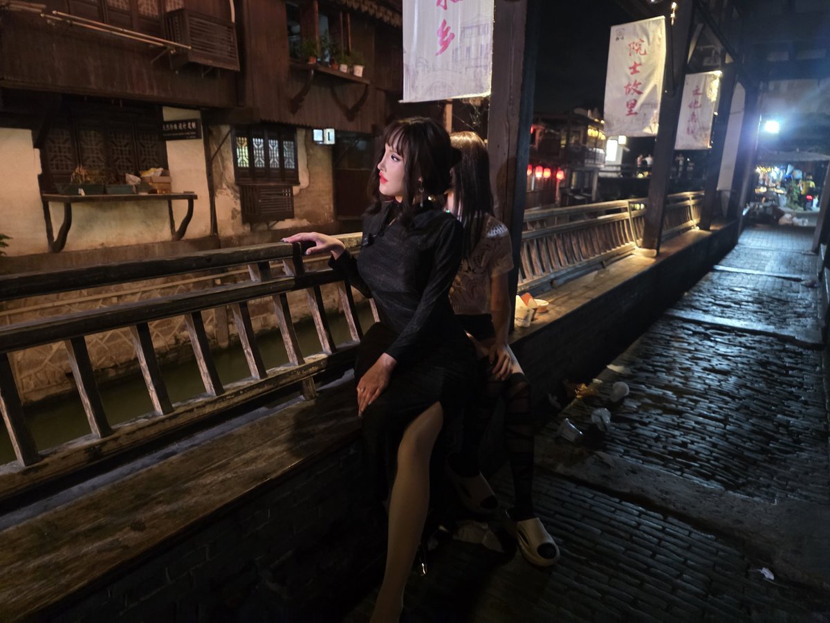 Taking two masked girls to the old town in Shanghai.
Molly2 &amp; Linglong.
.
#molis #inthemask #molifx #molly2 #linglong #crossdressers