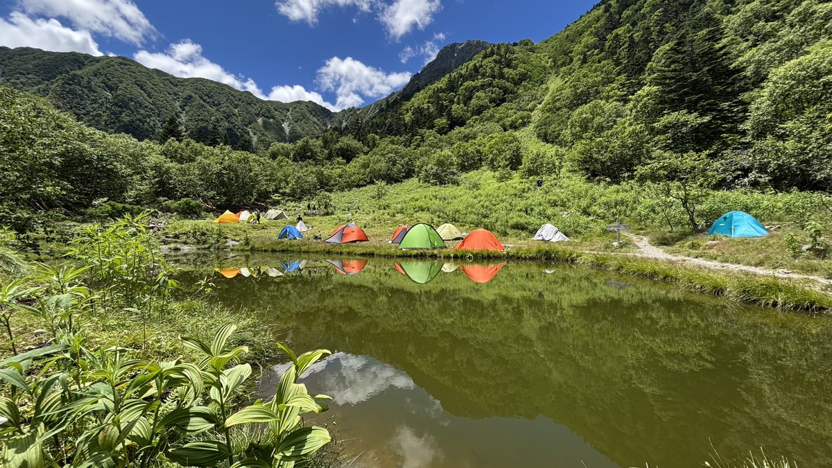 TokyoAvgeek's tweet photo. 北岳登山無事下山⛰️

ホノルルマラソンの完走Tシャツ着ている子を見つけたからついつい声をかけてしまったらまさかの3時間ちょいでゴールしている方でただただすごい人だった…
住んでいるところが近いから一緒に走ってシバいて欲しいくらい。。。 https://t.co/LEIlIeFwL6