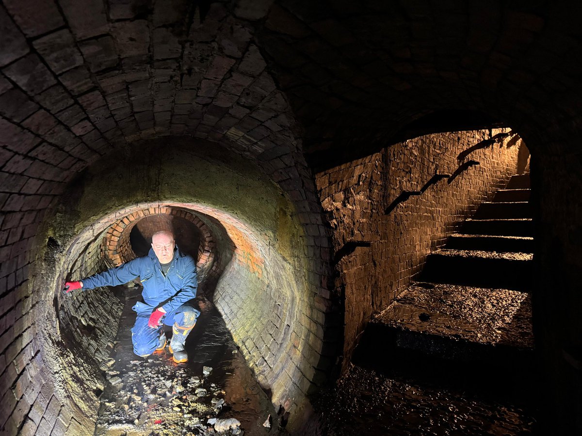 New video up. The Moston brook source and its mystery tunnel ?
youtu.be/Q2b3GYiFm2w #manchester