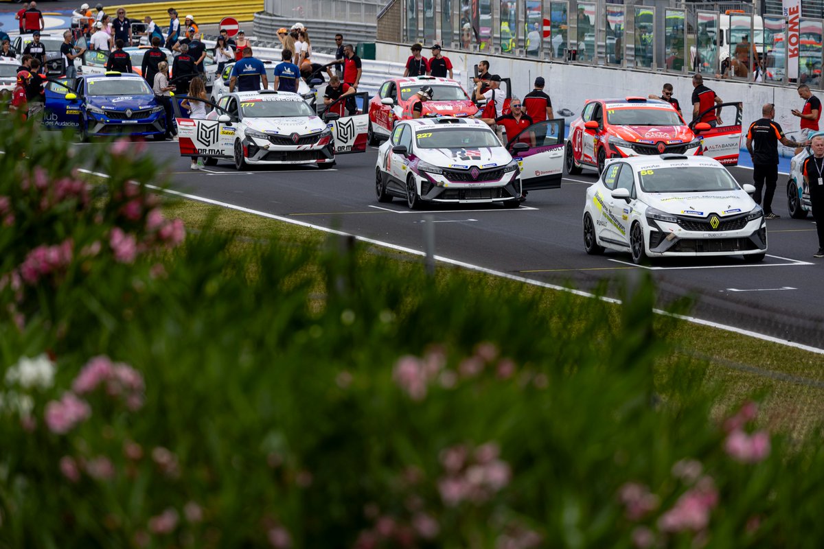 🚨 Misano signs off the Italian summer tour! 🇮🇹☀️

The Clio Cup Series is about to wrap up its final summer stop in Italy, with the second half of the season kicking off under the Adriatic sun! 🔥

📺 youtube.com/live/Gjl4vVpvL…
🖥️ facebook.com/events/5254057…